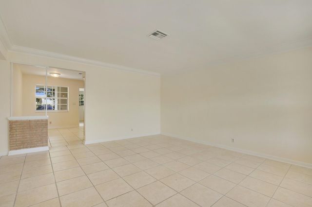 533 W Jasmine Drive B, Lake Park, FL 33403
