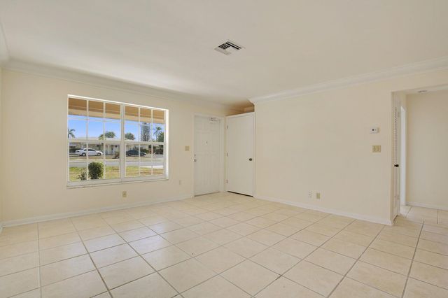 533 W Jasmine Drive B, Lake Park, FL 33403