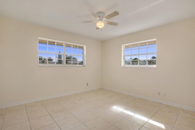 533 W Jasmine Drive B, Lake Park, FL 33403