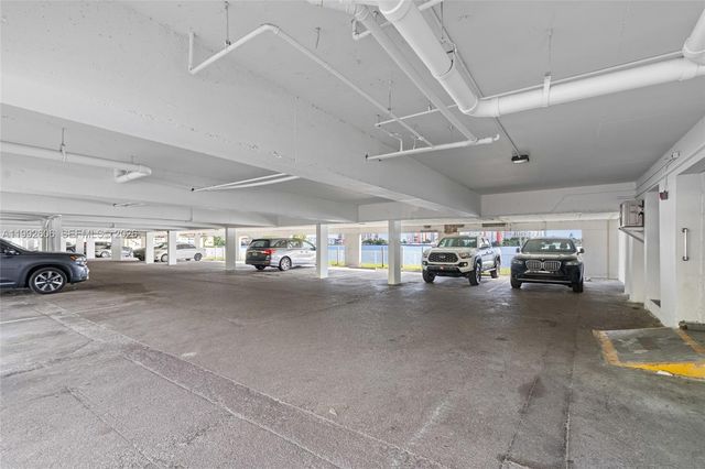 1170 NE 191st St 35, Miami, FL 33179