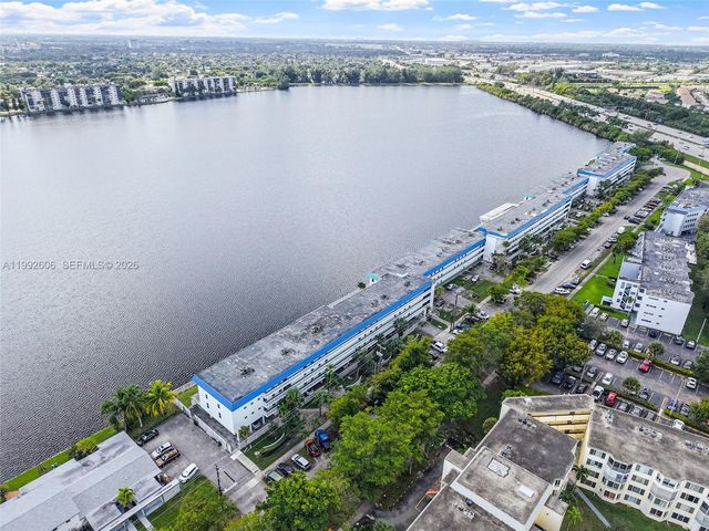 1170 NE 191st St 35, Miami, FL 33179