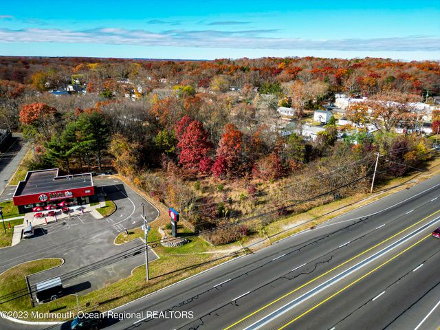 9 Us 9, Howell, NJ 07728