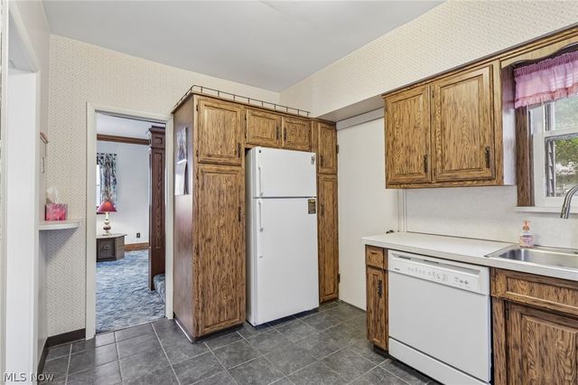 989 Amelia Avenue, Akron, OH 44302