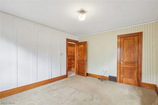 989 Amelia Avenue, Akron, OH 44302