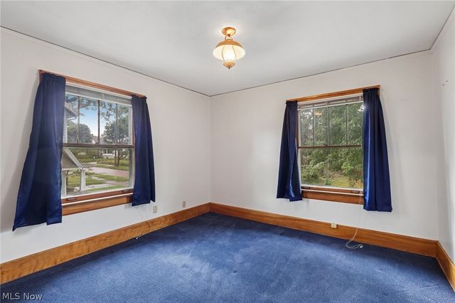989 Amelia Avenue, Akron, OH 44302
