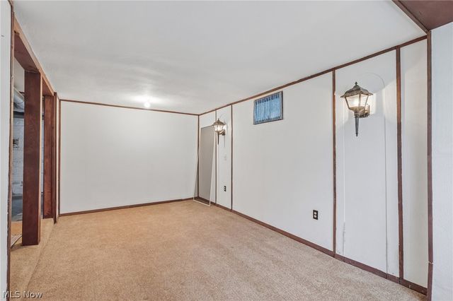 989 Amelia Avenue, Akron, OH 44302