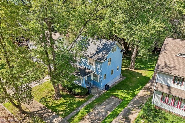 989 Amelia Avenue, Akron, OH 44302