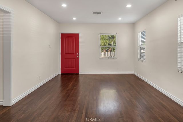 2774 Hayes Avenue, Long Beach, CA 90810