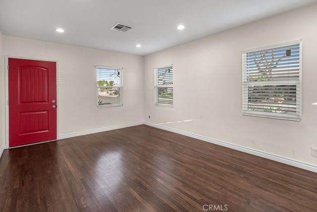 2774 Hayes Avenue, Long Beach, CA 90810