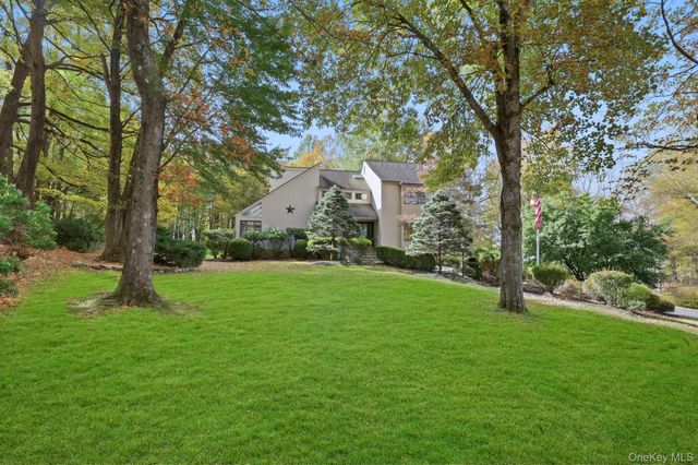 2 Sutton Place, Katonah, NY 10536