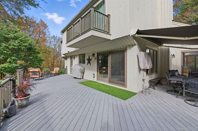 2 Sutton Place, Katonah, NY 10536