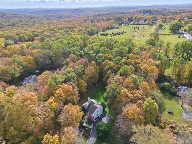 2 Sutton Place, Katonah, NY 10536