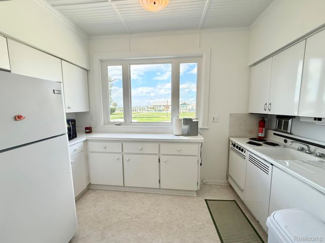 9963 S Channel Dr, Clay Township, MI 48028