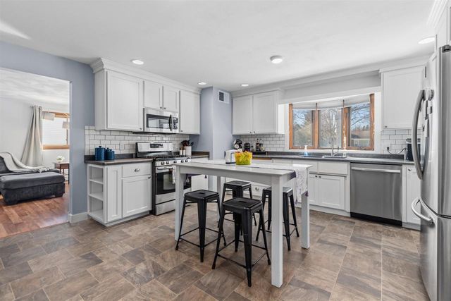 1800 S KASPER DRIVE, Appleton, WI 54914