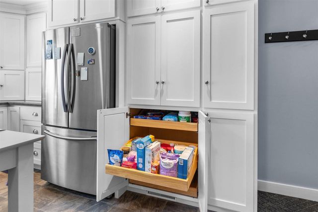 1800 S KASPER DRIVE, Appleton, WI 54914