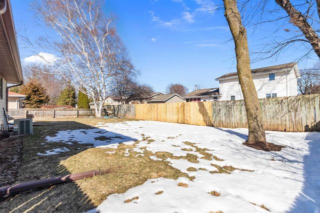 1800 S KASPER DRIVE, Appleton, WI 54914