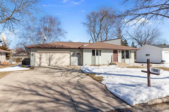 1800 S KASPER DRIVE, Appleton, WI 54914