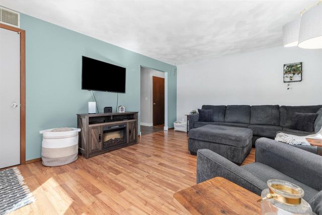 1800 S KASPER DRIVE, Appleton, WI 54914