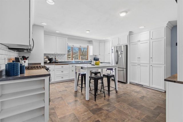 1800 S KASPER DRIVE, Appleton, WI 54914