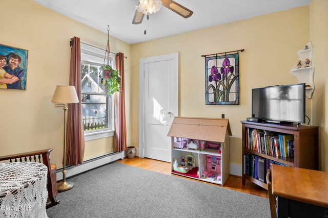 2165 Story Avenue, Niskayuna, NY 12309