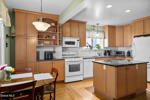 2165 Story Avenue, Niskayuna, NY 12309