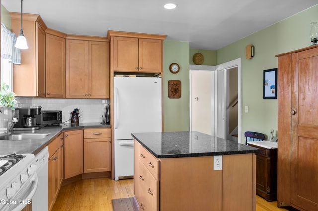 2165 Story Avenue, Niskayuna, NY 12309