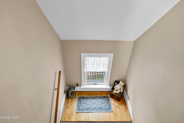 2165 Story Avenue, Niskayuna, NY 12309