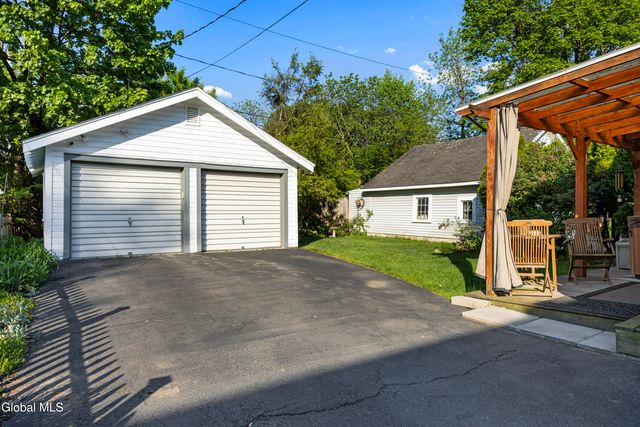 2165 Story Avenue, Niskayuna, NY 12309