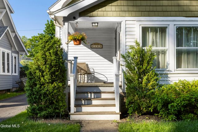 2165 Story Avenue, Niskayuna, NY 12309