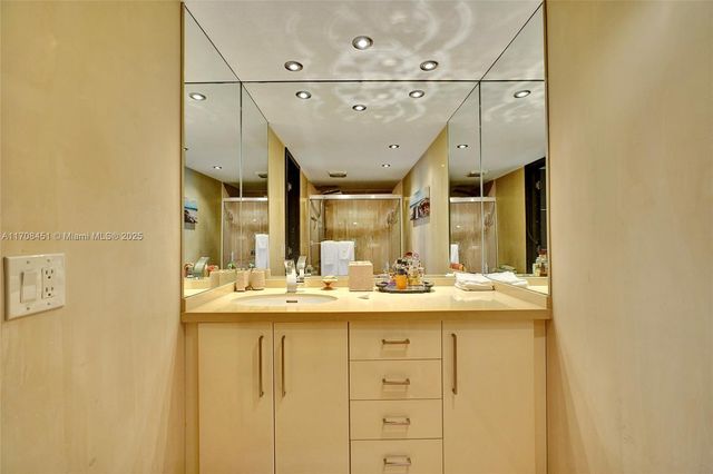 1201 S Ocean Dr 1806N, Hollywood, FL 33019