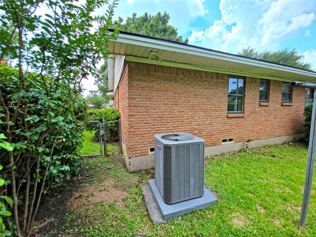 2522 Robin Lane, Garland, TX 75041