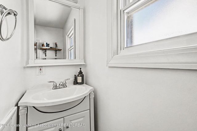 1629 N Genesee Drive, Lansing, MI 48915