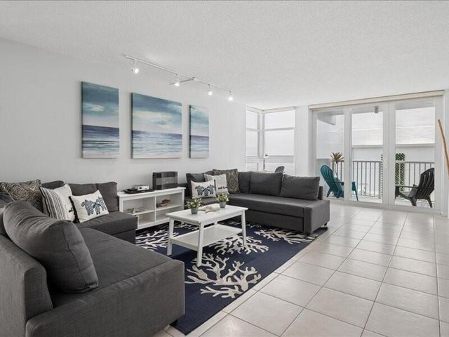 1370 S OCEAN Boulevard 305, Pompano Beach, FL 33062