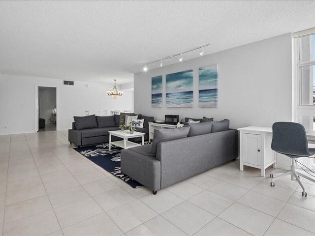 1370 S OCEAN Boulevard 305, Pompano Beach, FL 33062