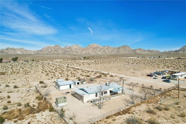 11330 Lakeview Avenue, Lucerne Valley, CA 92356