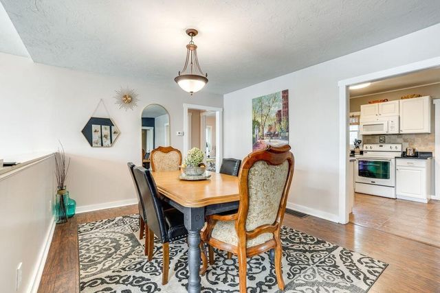 51479 Summit Street, Paw Paw, MI 49079