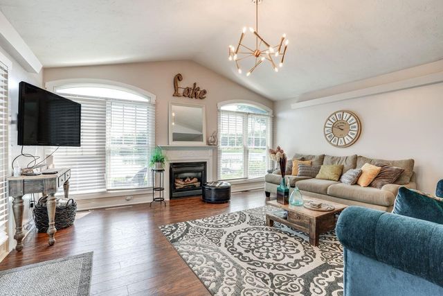 51479 Summit Street, Paw Paw, MI 49079