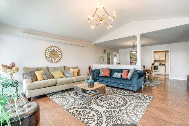 51479 Summit Street, Paw Paw, MI 49079