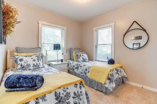 51479 Summit Street, Paw Paw, MI 49079