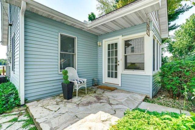 51479 Summit Street, Paw Paw, MI 49079