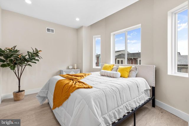 1032 S RANDOLPH ST, Philadelphia, PA 19147