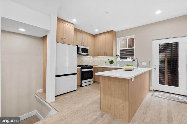 1032 S RANDOLPH ST, Philadelphia, PA 19147