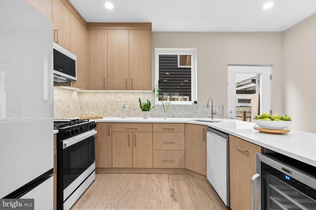 1032 S RANDOLPH ST, Philadelphia, PA 19147