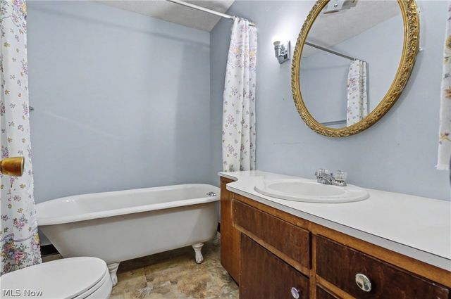 3990 Crum Road, Youngstown, OH 44515