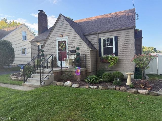 2176 Renwick Drive, Poland, OH 44514