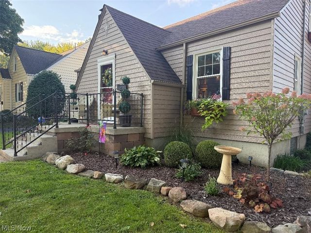2176 Renwick Drive, Poland, OH 44514