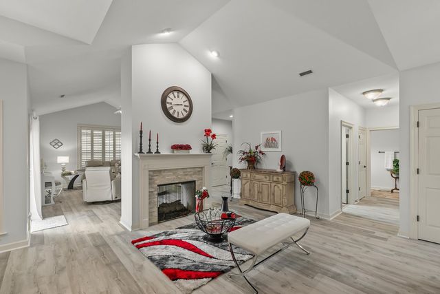 328-1 Hidden Creek Circle, Dothan, AL 36301