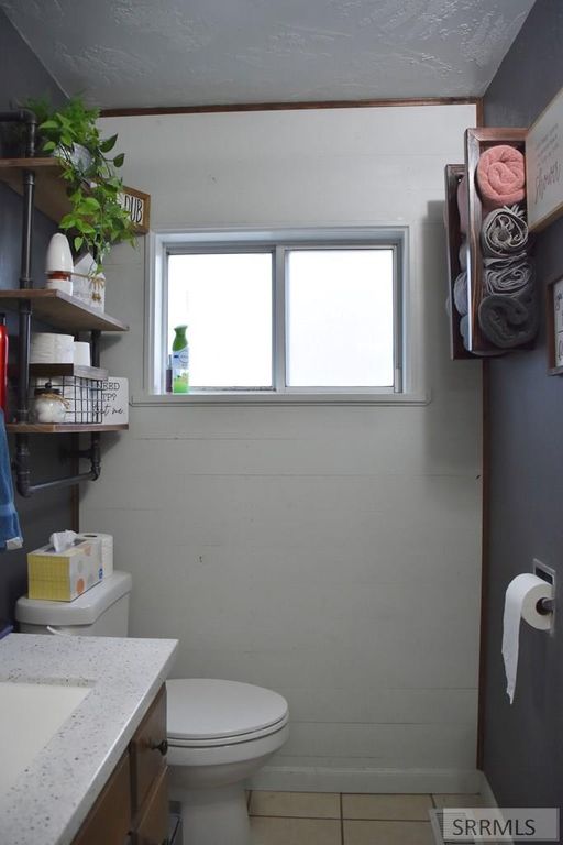 Image 11 of property listing at 393 W Pine Street, Shelley, ID 83274