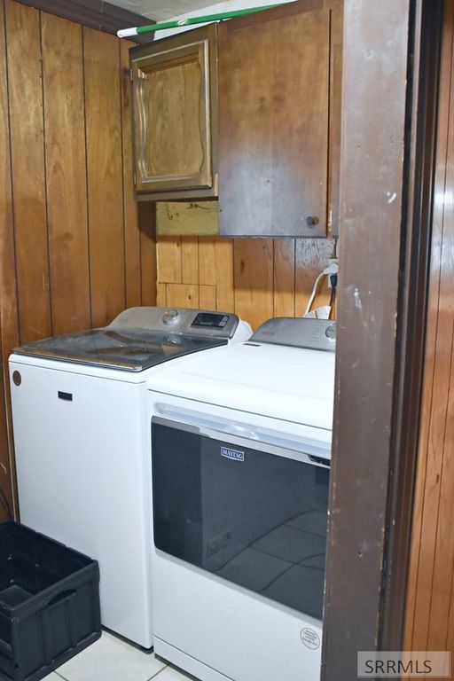 Image 12 of property listing at 393 W Pine Street, Shelley, ID 83274