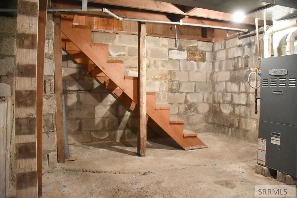 Image 14 of property listing at 393 W Pine Street, Shelley, ID 83274